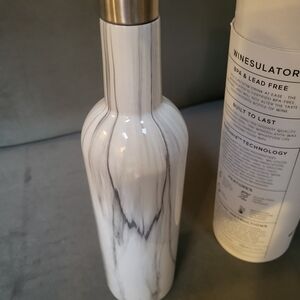 Stylish White Marble Winesulator Bottle